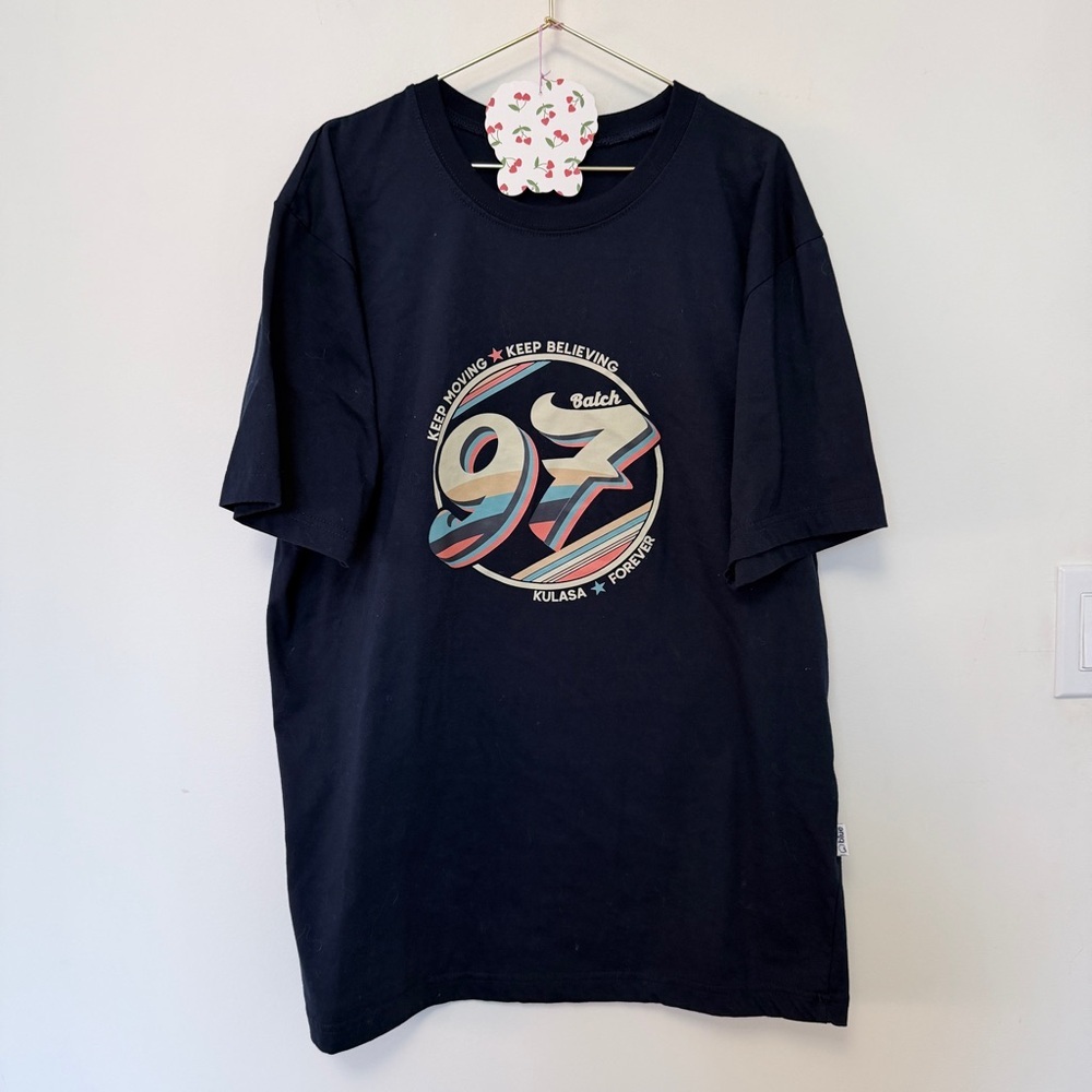 Women’s Navy Graphic Tee with Retro Design 🔥